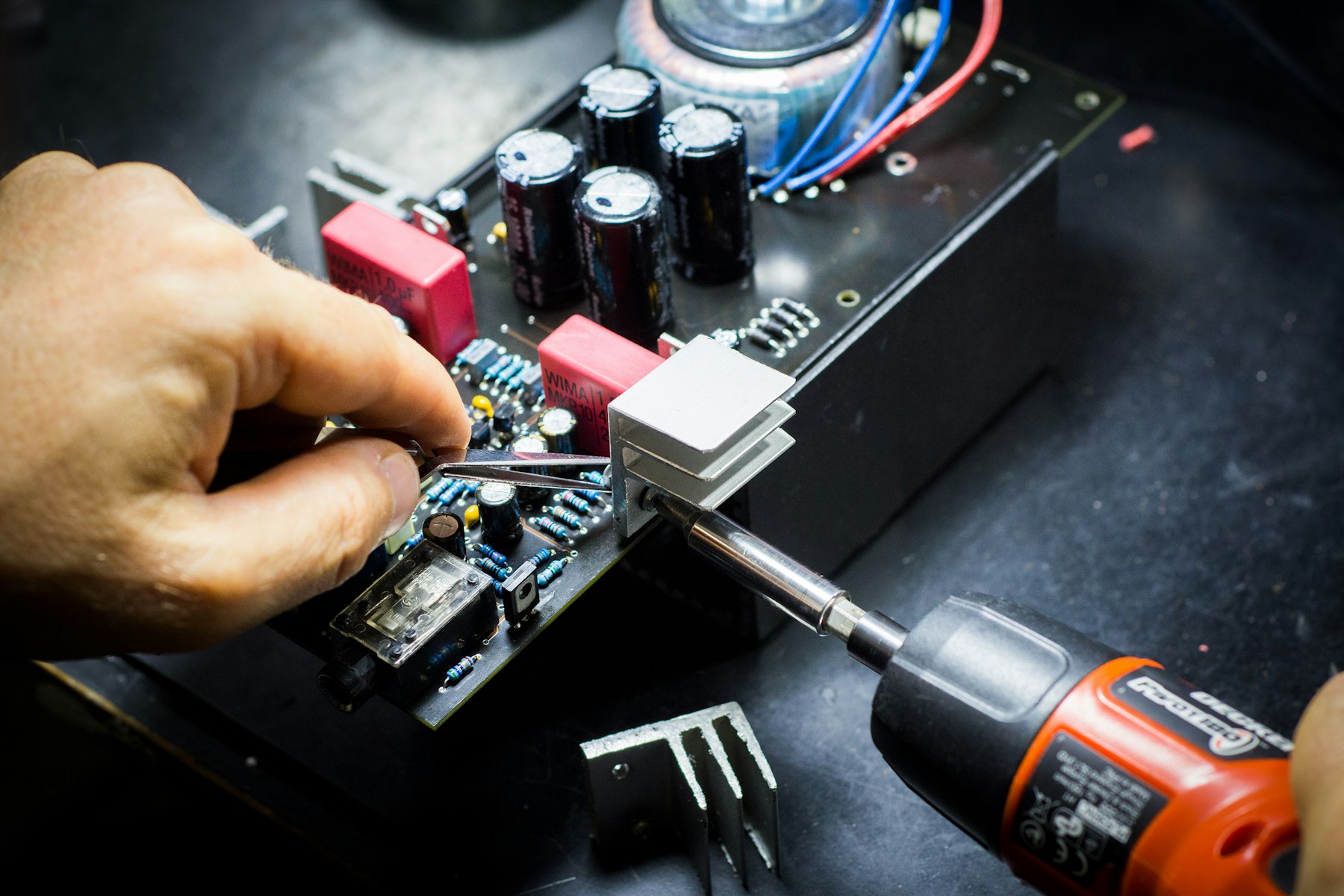 Reparación electrónica a nivel componente